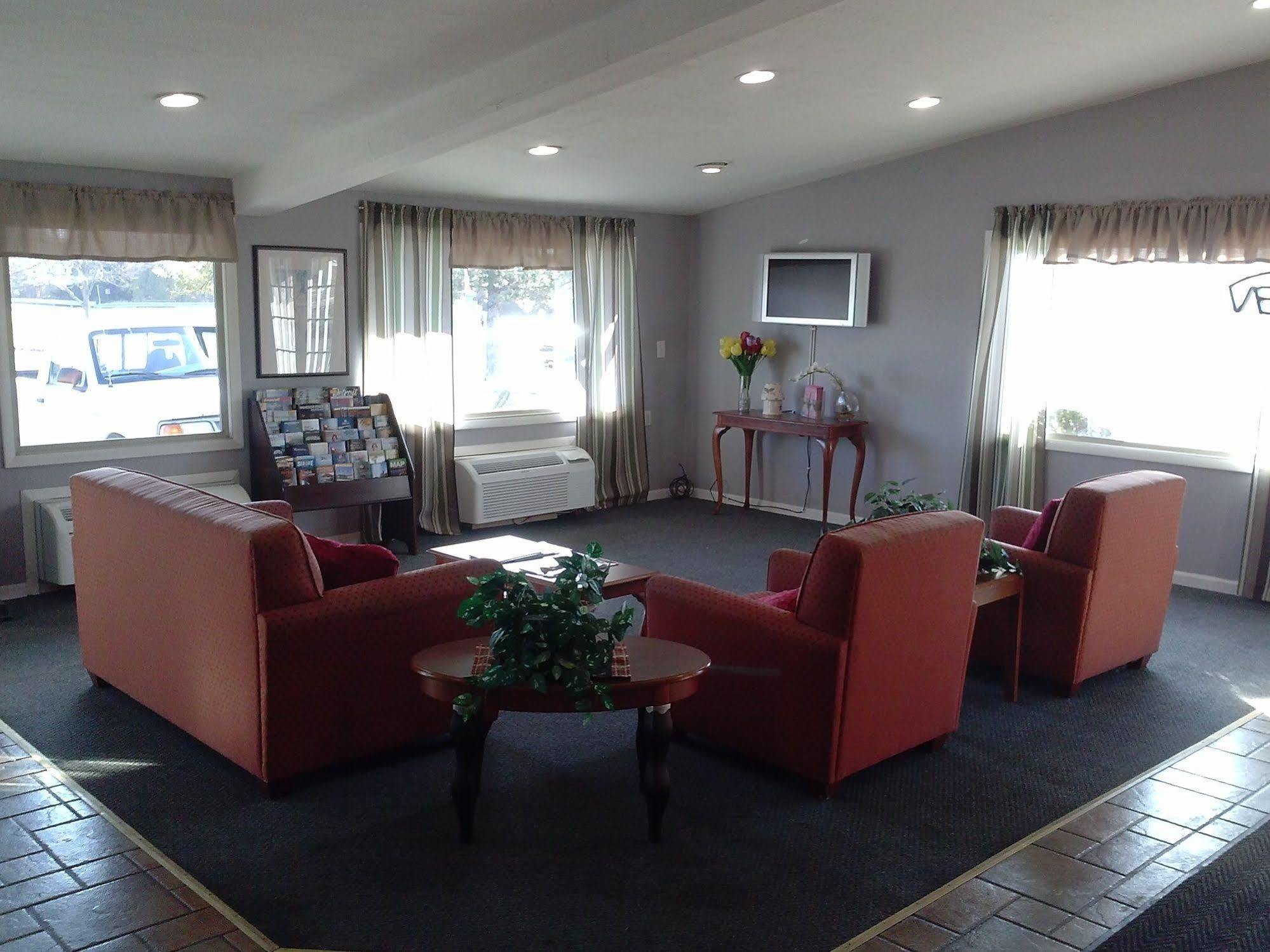 Westwoods Inn & Suites Woodhaven Ngoại thất bức ảnh